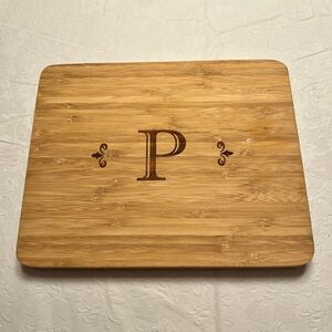 La-Tee-Da Monogrammed Bamboo Cutting Board - “P”